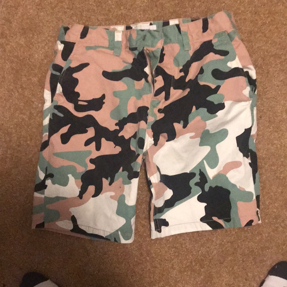 Size 31 camp shorts WESC great condition worn once